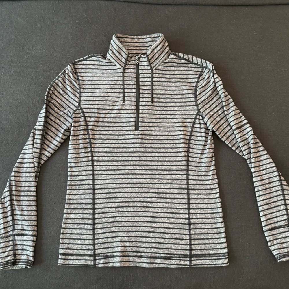 Men’s Lululemon half zip pullover sweatshirt- black grey stripe - size small S